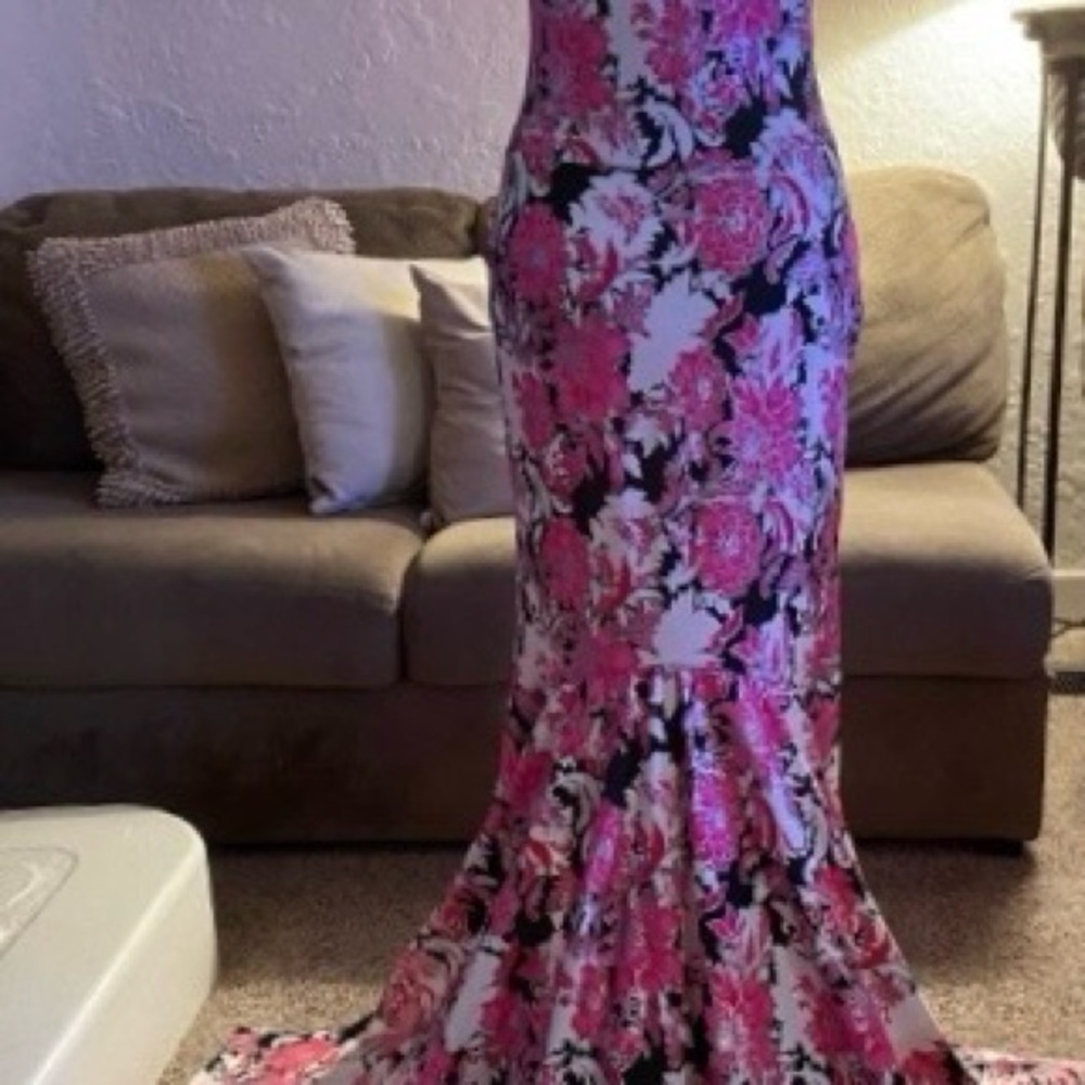 Elegant Pink Floral Halter Designer Dress 🌺 - Picture 5 of 11